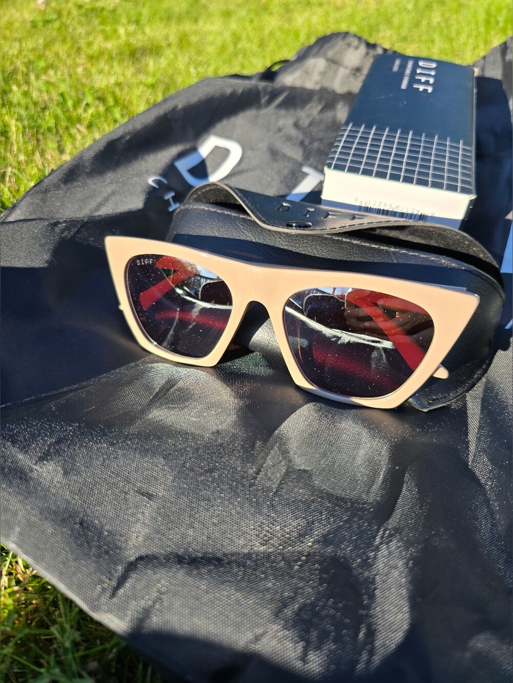 NIB! DIFF Eyewear, Almond Silver Flash Sunglasses, MSRP $108 - Picture 7 of 11